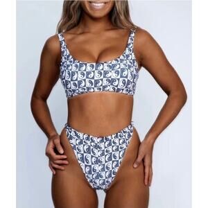 Skatie• ‘Salty’ Bikini Bottom in BARBADOS (Ying Yang)